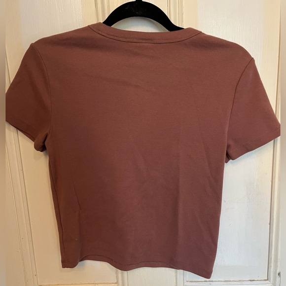 Aritzia Sunday Best Cropped Marsala TShirt Medium - Picture 2 of 8